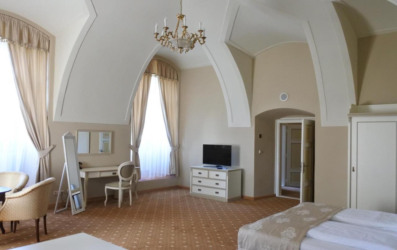 Hotel Gino Park Palace Поважска-Бистрица Экстерьер фото