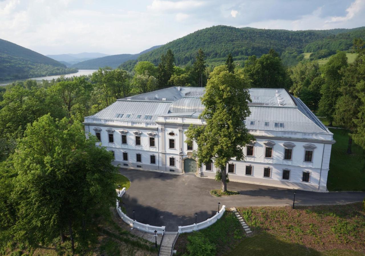 Hotel Gino Park Palace Поважска-Бистрица Экстерьер фото