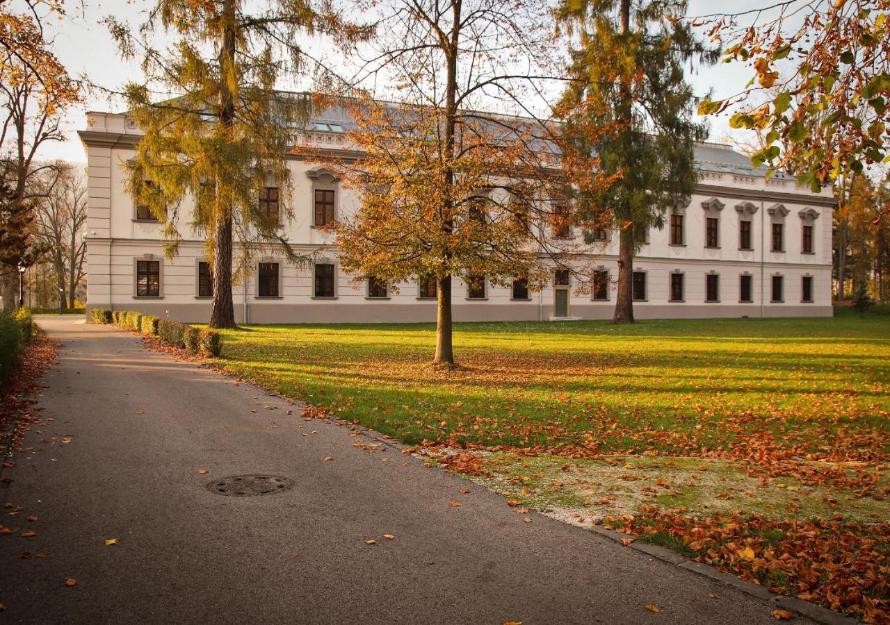 Hotel Gino Park Palace Поважска-Бистрица Экстерьер фото